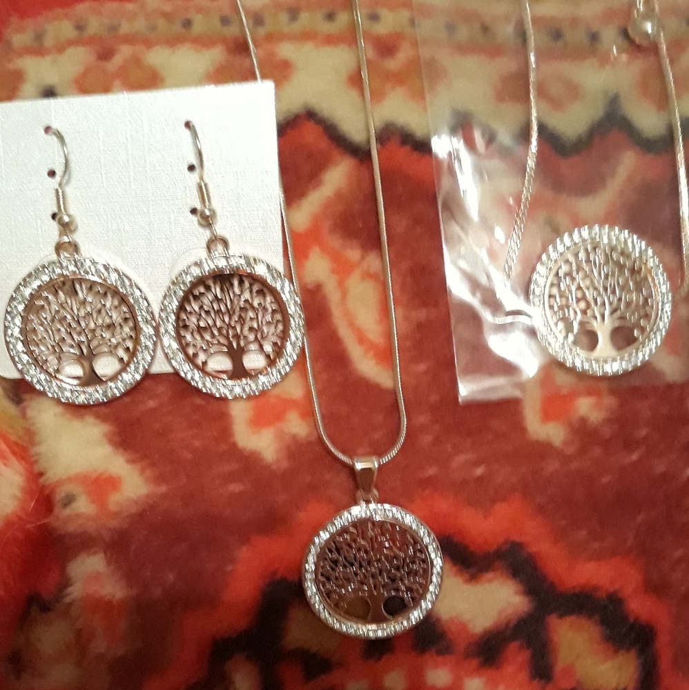 Tree of Life 14k Gold Pl Necklace Round Crystal CZ Medallion Pendant NEW NWT